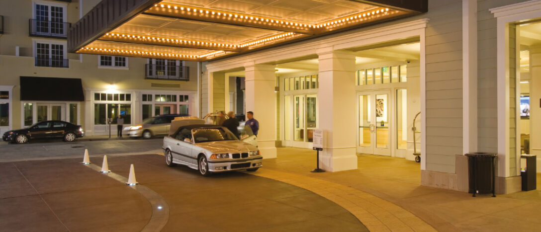 T9_Hotel entrance Entrance of a hotel lobby