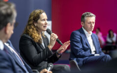 2025, B3.530, Bühne, Christine Fritz, Diskussionsrunde, EXPO REAL 2025, EXPO REAL FORUM, Forum, Halle B3, Halle B3, Immobilien, Immobilienbranche, Immobilienwirtschaft, Internationale Fachmesse, Internationale Plattform, Investition, Investment Strategies: Who, Jonathan Brasse, Karim Esch, Konferenzprogramm, Mahdi Mokrane, Marketing, Martin Towns, Messe Muenchen, Messegelände München, Muenchen, Oktober 2025, Panel, Presse, Programm, Publikum, Rahmenprogramm, Speaker, Speakers, Stage, Talk, Talkrunde, Thomas Plettenberg, Where and What?, Why, Zuschauer